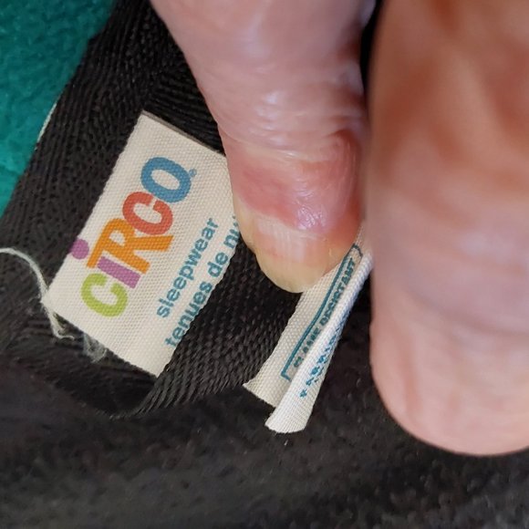 Circo Junior Unisex Black/Green Short Fleece Wrap Robe. Jr Size XL ( 16 ) - Picture 2 of 3